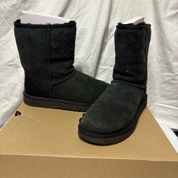 UGG Women's Classic Short Crystal Diamond boots in black suede - Picture 6 of 13